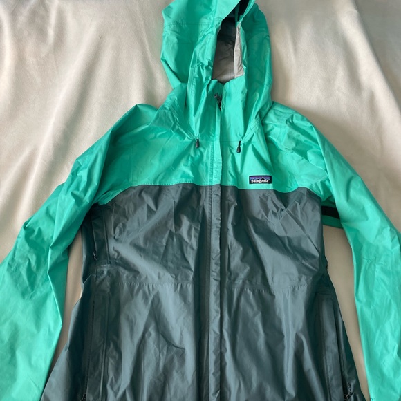 Patagonia Jackets & Blazers - Patagonia Women's Torrentshell 3L Jacket
